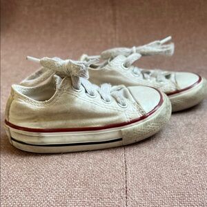 Classic Kids' Sneakers in Cream with Red Trim